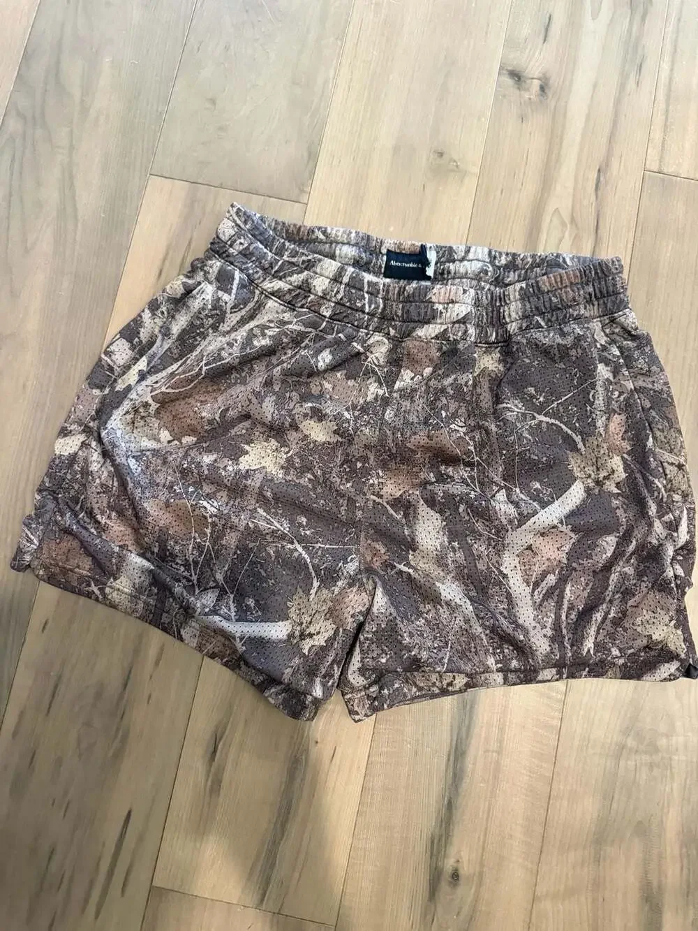 Abercrombie & Fitch Mesh Athletic Shorts in Woodland Camo Print, Size M